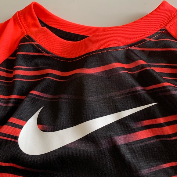 Nike kids dri-fit stay cool shirt - Picture 2 of 4